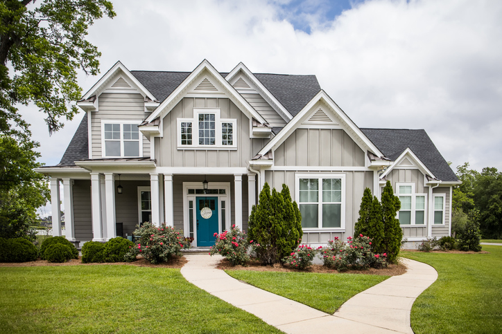 Top Curb Appeal Trends to Apply in Your Home