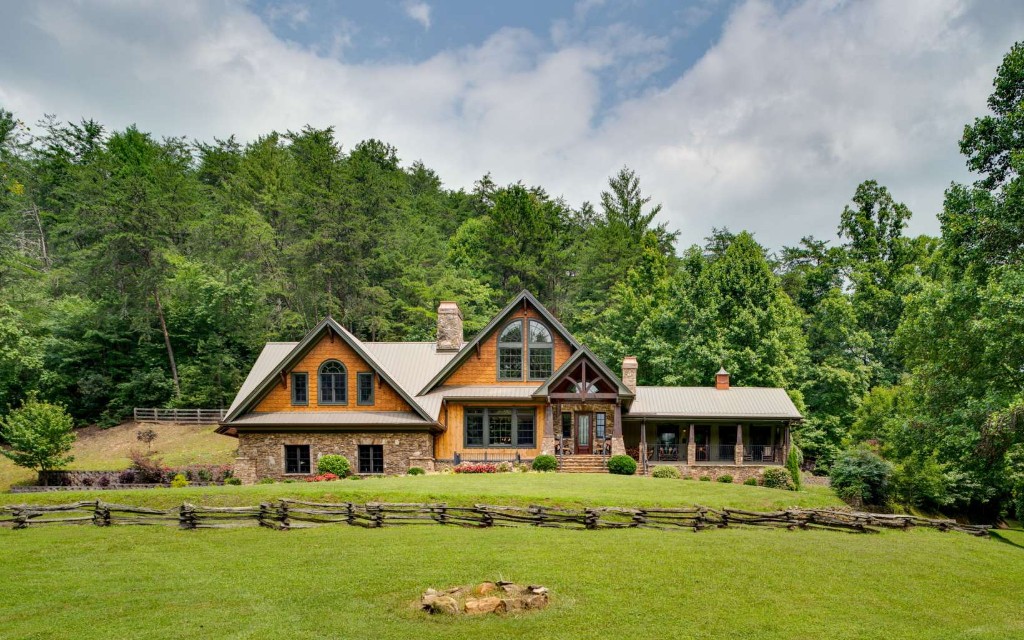 homes with acreage in Blue Ridge
